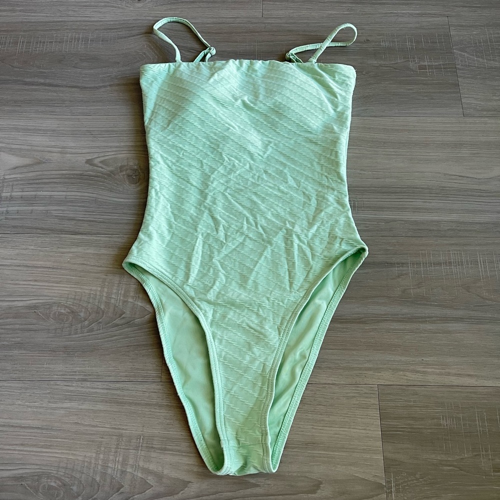 Charlie Holiday Ozzie One Piece Pear